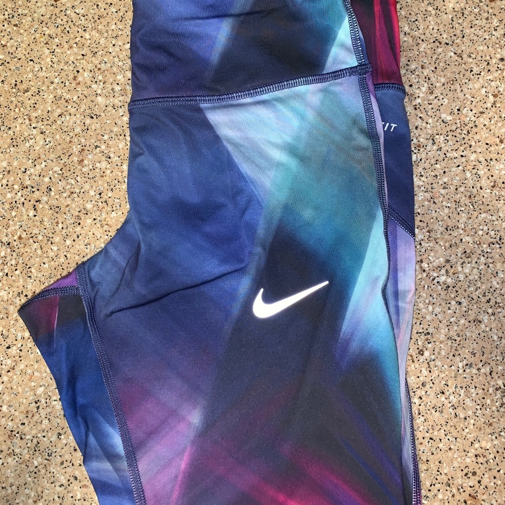 Nike Epic Lux Capri Pants